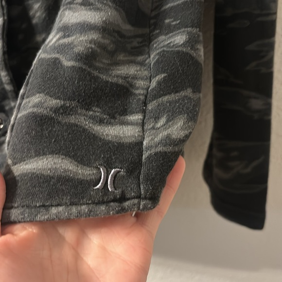 Hurley three button jacket size medium - Picture 2 of 7